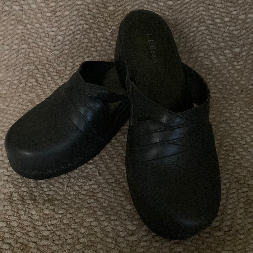 LL Bean Black Leather Clogs